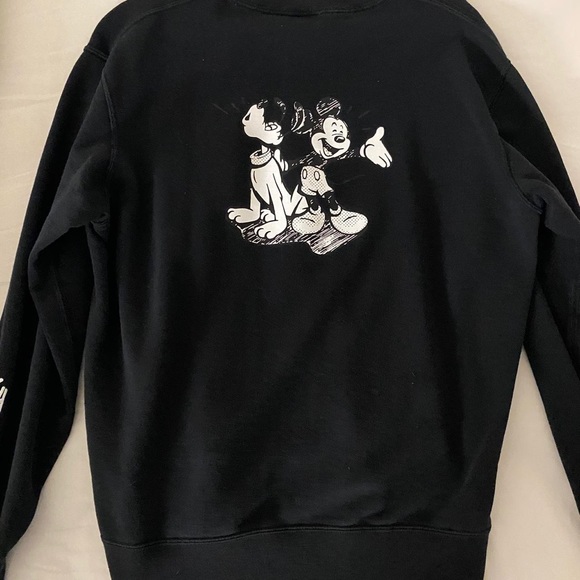 Uniqlo Mickey Mouse sweater - Picture 2 of 6